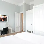 Apartment Park Royal 82 *
