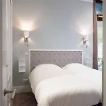 Park Royal 82 Apartment *