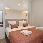 Park Royal 82 Apartment