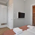 Apartment Park Royal 82 *