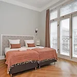 Apartment Park Royal 82
