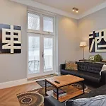 Park Royal 82 Apartment