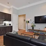Park Royal 82 Apartment *