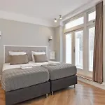 Park Royal 82 Apartment *