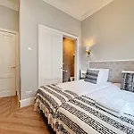 Park Central Royal 82