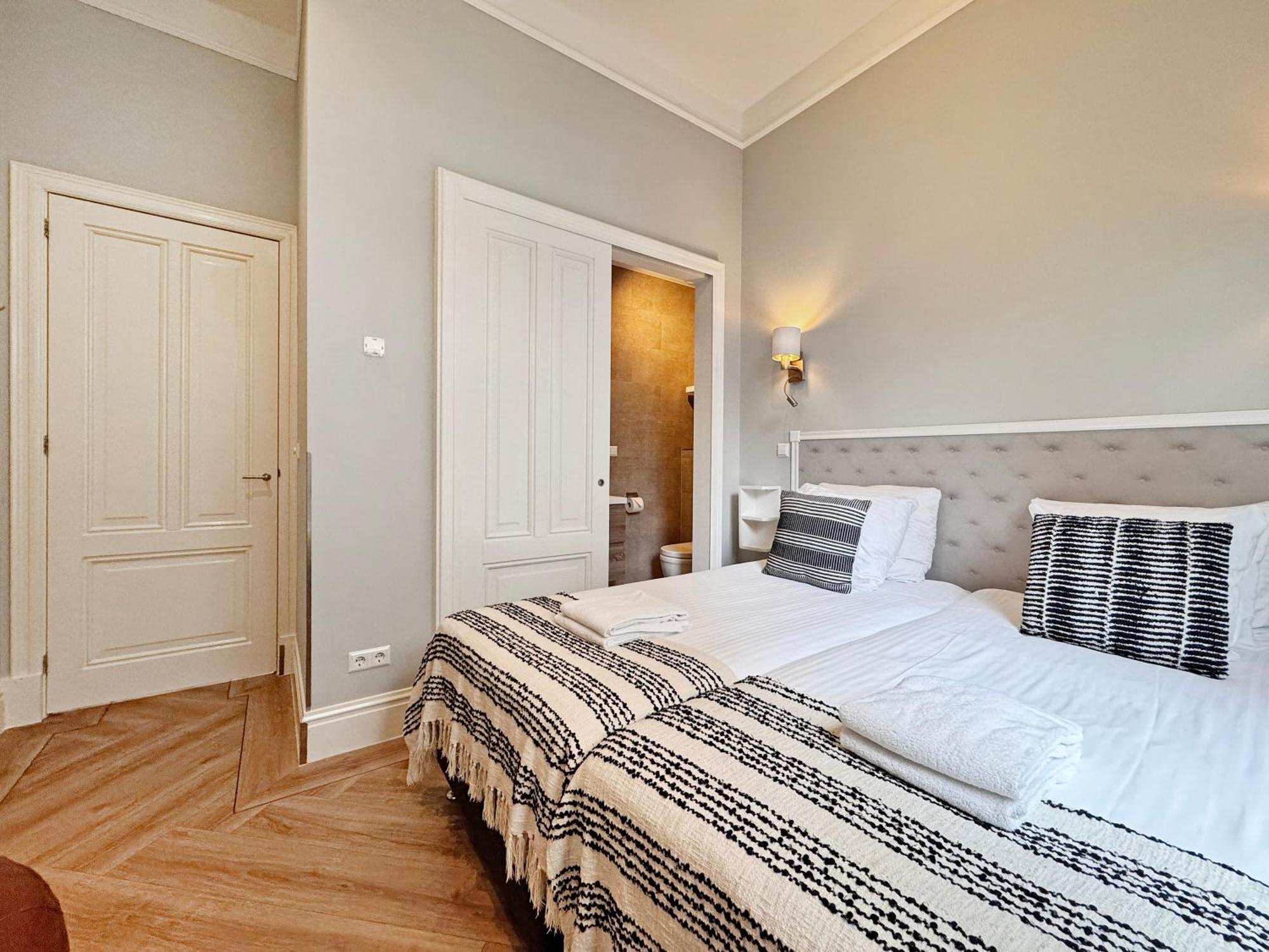 Park Royal 82 * Den Haag